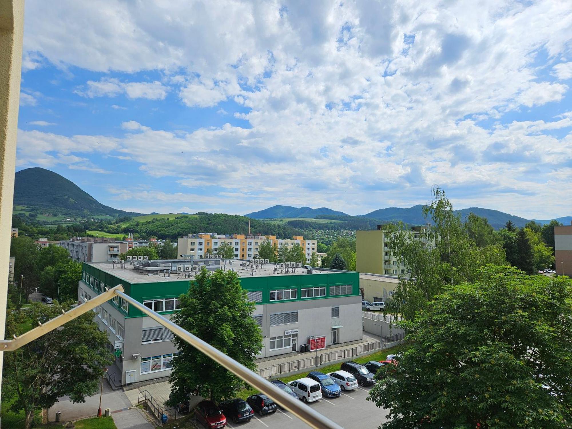 Wolf Apartman Pokojne Ubytovanie V Povazskej Bystrici Ticha Lokalita S Parkovanim Vsade Blizko Vhodne Pre Pracovne Cesty Turistiku Aj Oddych Plne Vybavena Kuchyna Považská Bystrica 외부 사진